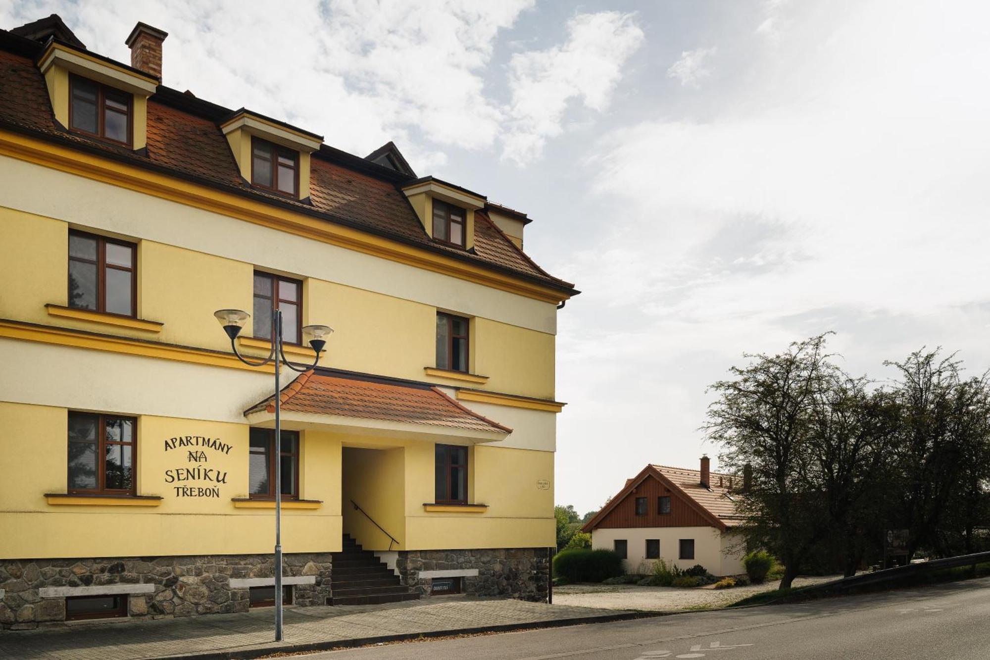 Apartmány Na Seníku Třeboň Exterior foto
